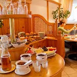 Knoll Bed and Breakfast 4*