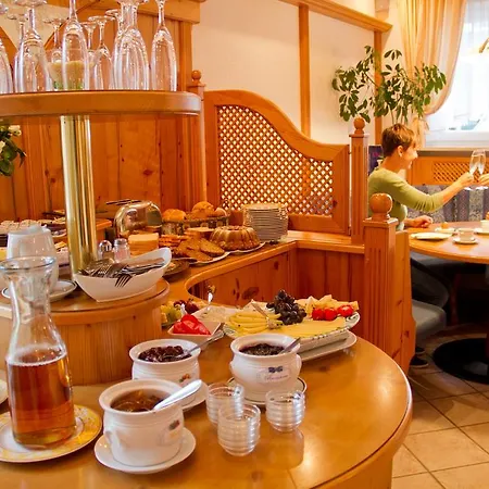 Knoll Bed & Breakfast 4*
