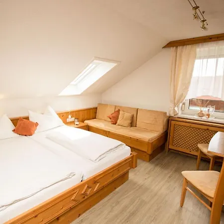 Knoll ベッド・アンド・ブレックファスト