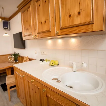 ベッド・アンド・ブレックファスト Knoll シェルフリンク